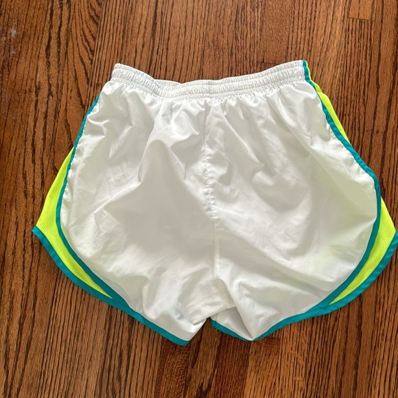 Nike Tempo Shorts in White/Green/Lime - Picture 3 of 3